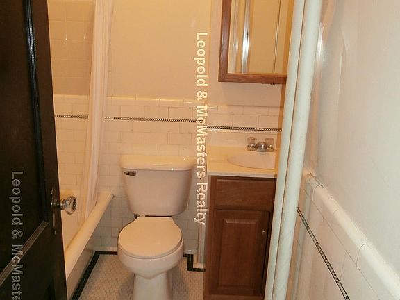 2nd image of 225 Essex St #1