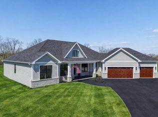 10208 Oakdale Dr, Huntley, IL 60142