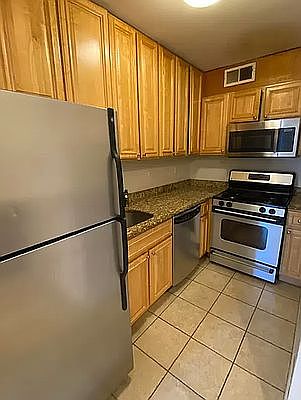 3rd image of 300 W 55th St APT 8E