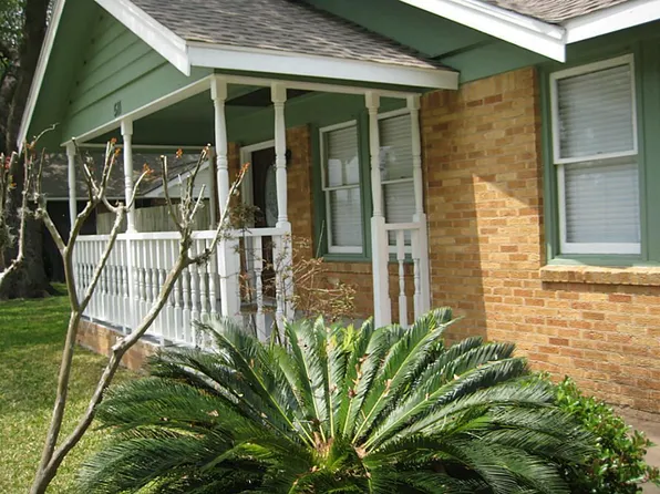511 Lakeview Dr, Sugar Land, TX 77498
