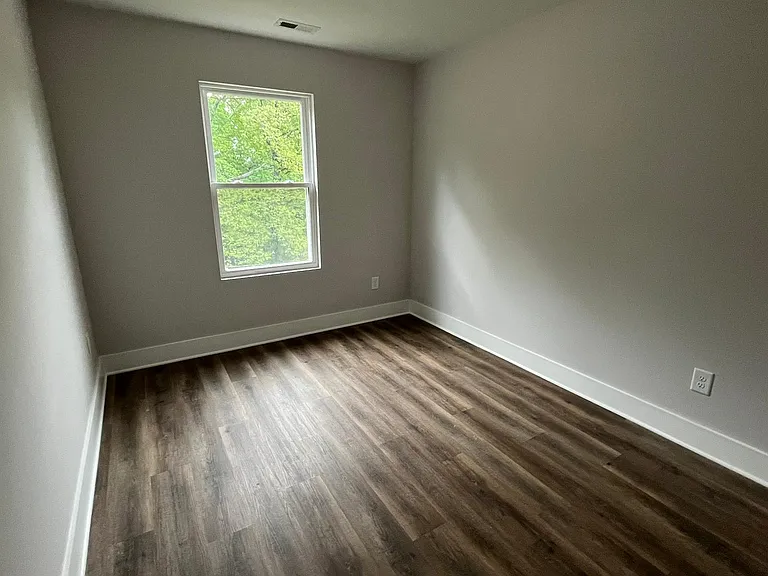 1042 McLain Rd — Photo 16