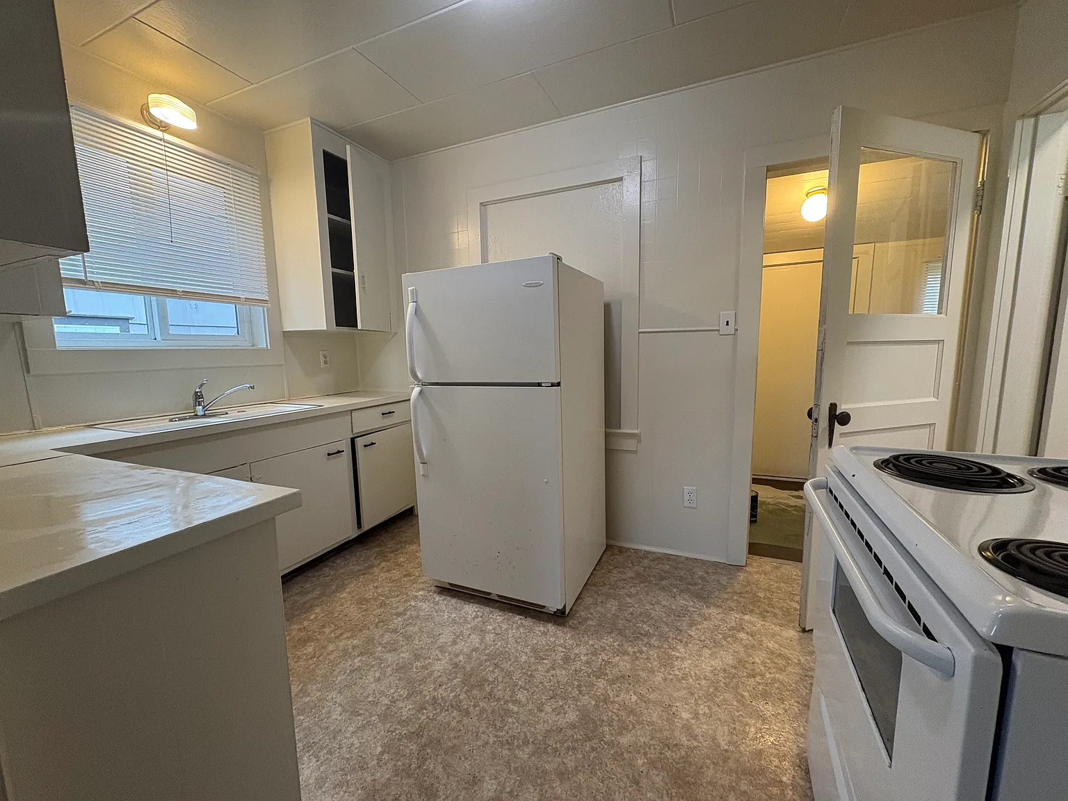 1 bed, 700 sqft, $1,150 — Photo 2
