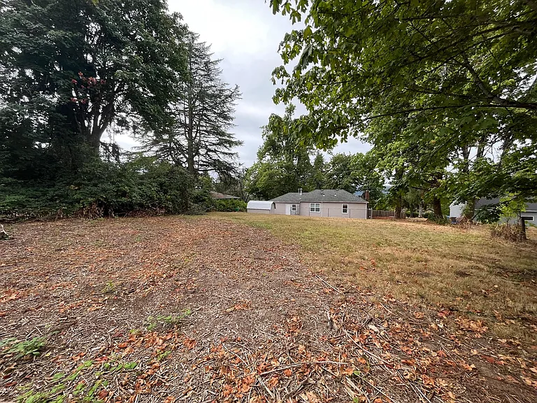 15800 SE Oatfield Rd — Photo 22