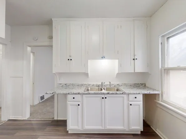 3863 East 154th St. Cleveland, OH 44128