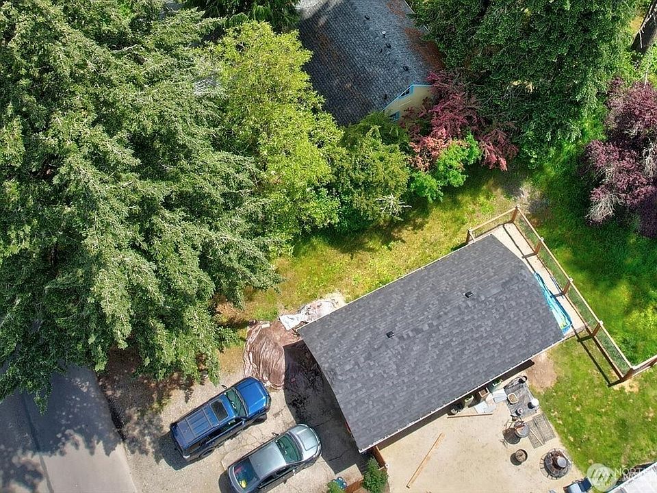 1st image of 1209 Pioneer Avenue NE