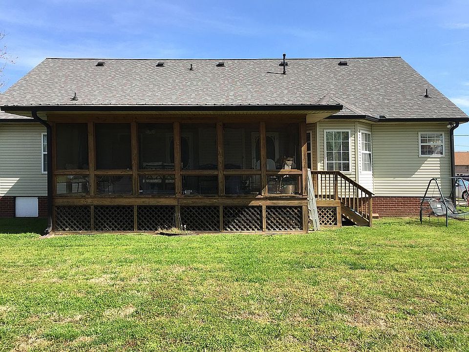 2nd image of 557 Bluff View Dr