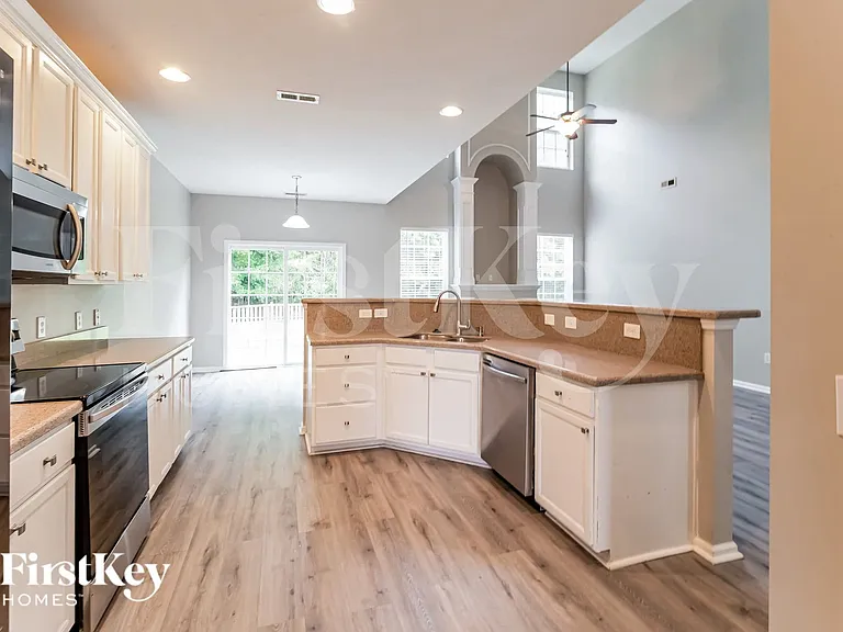 918 Laurel Oak Ln — Photo 7