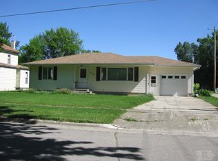 134 2nd St SE, Britt, IA 50423