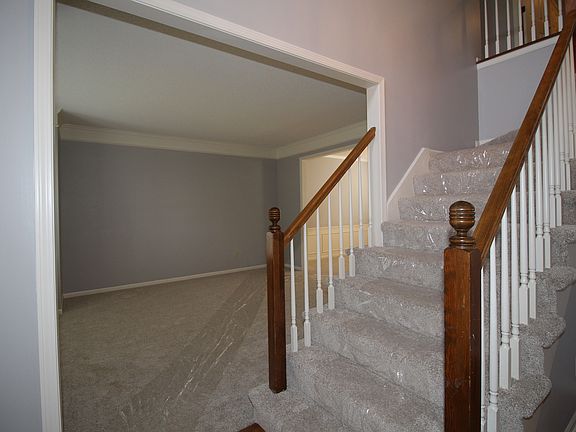 4th image of 8007 W 152nd Ter