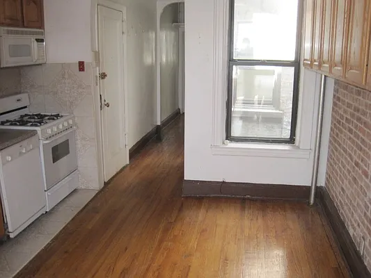 Rented by EA Kane RE Inc. | media 10