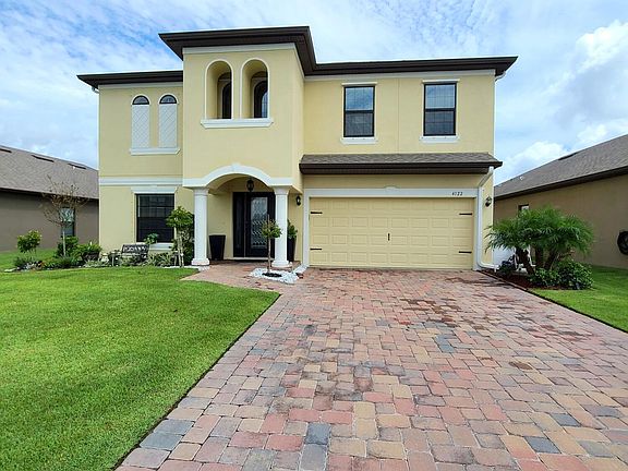 2nd image of 4122 Moccasin Dr