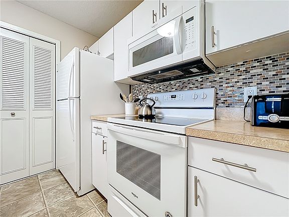 3rd image of 46 Plantation Dr APT 203