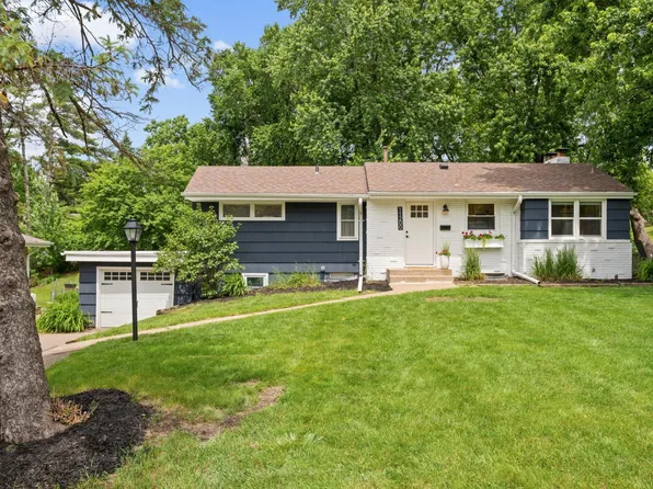 11200 Oakvale Rd N, Minnetonka, MN 55305