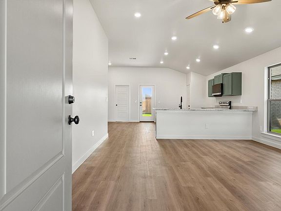 3rd image of 5627 Smith St