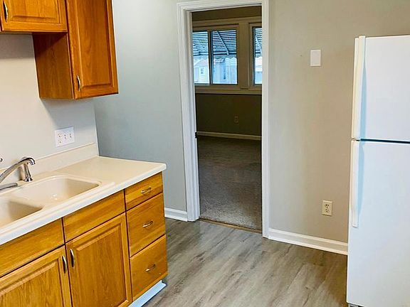 4th image of 5021 E 110th St #2