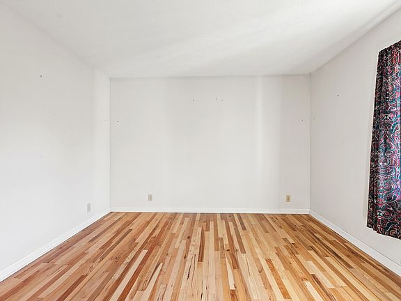 5th image of 605 Deerfield Dr