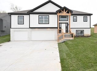 2413 Windmill Dr, Platte City, MO 64079