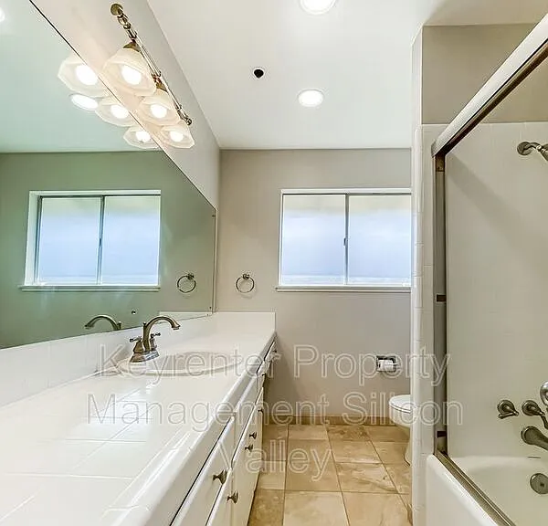 460 Lassen St #7 — Photo 15