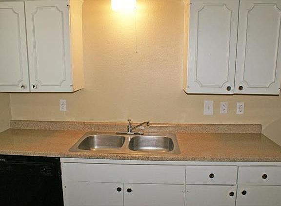 5th image of 1616 Meadows Dr
