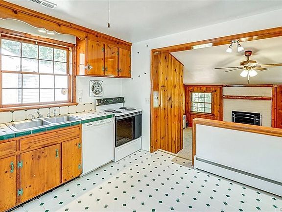 5th image of 2916 Irisdale Ave