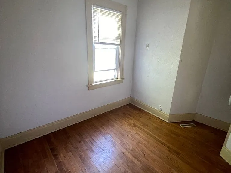 1821A N Pulaski St — Photo 11