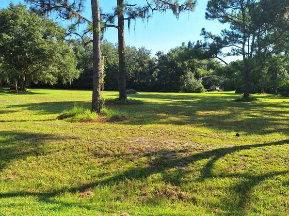 118 E GRANDVIEW Drive, East Palatka, FL 32131