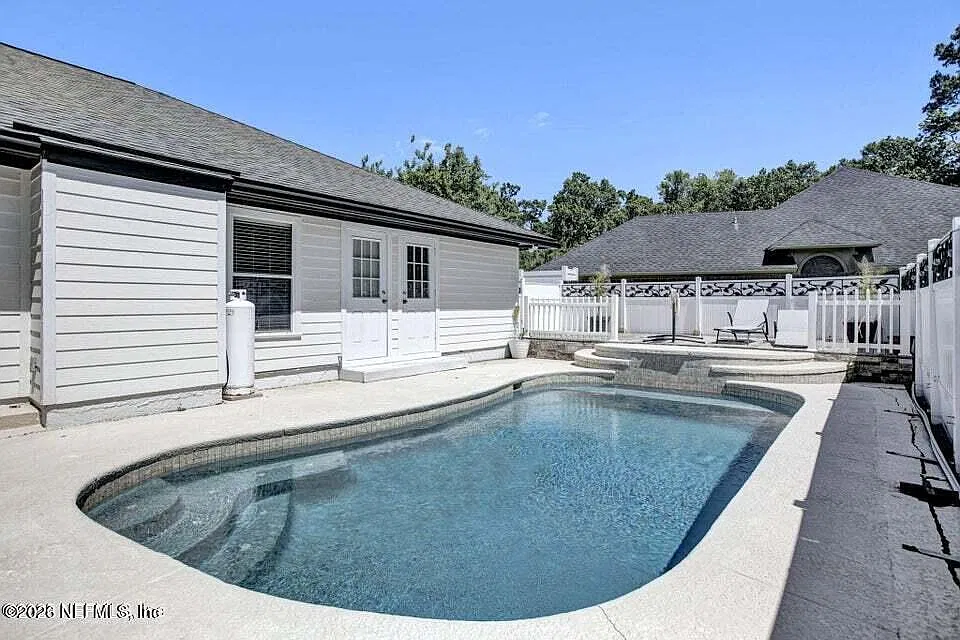 2 bed, 2.5 bath, 2133 sqft, $3,500 — Photo 2