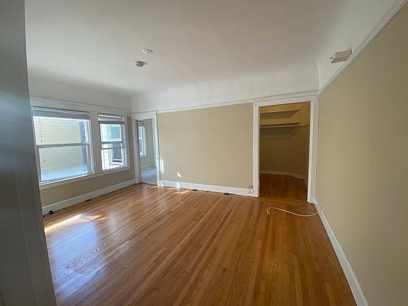 4th image of 3565 Fillmore St APT 204