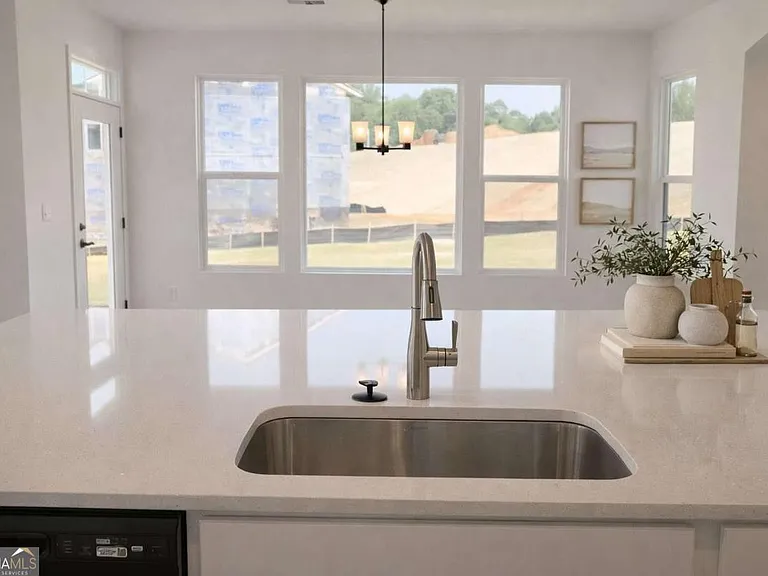 1532 Liberty Park Dr — Photo 4