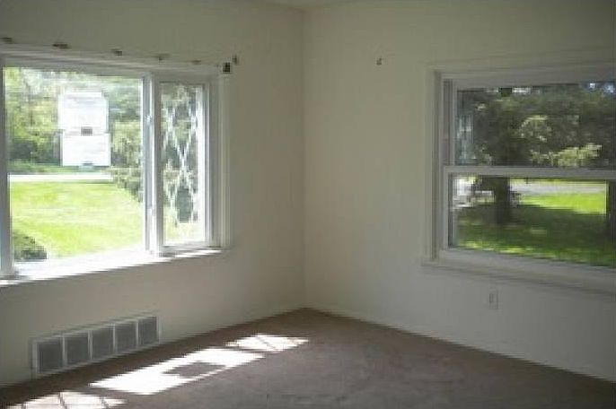 2nd image of 7542 Albion Rd