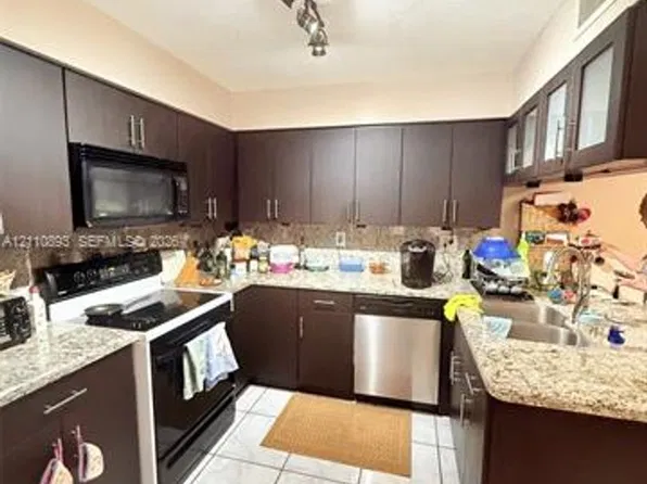 261 Navarre Ave #Townhouse C-8, Miami, FL 33134