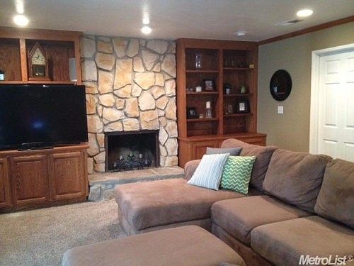 3rd image of 2940 Hillview Ave