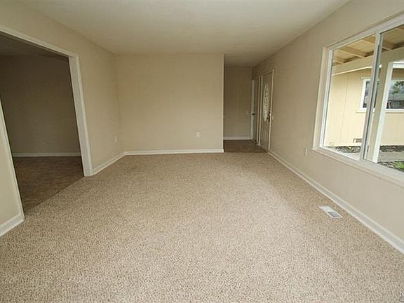 5th image of 145 McKinley Cir