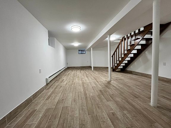 4th image of 24-17 29th St #F1