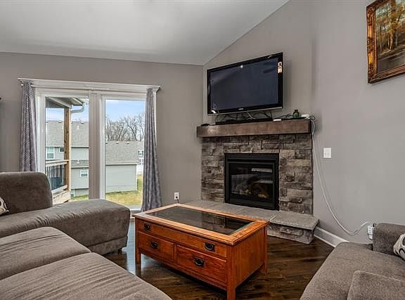 3rd image of 10020 N Lister Ave