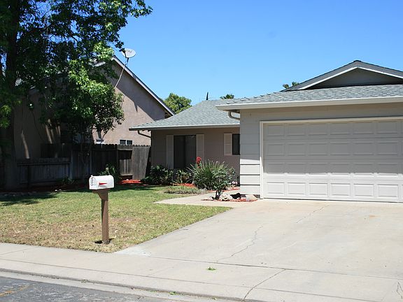 3rd image of 3217 Sagittarius Ave