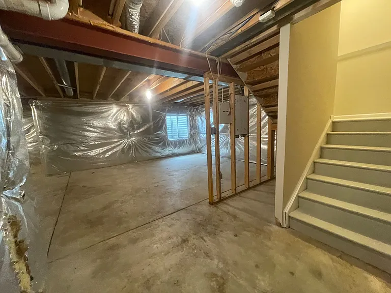 2410 Walthall Ct — Photo 15