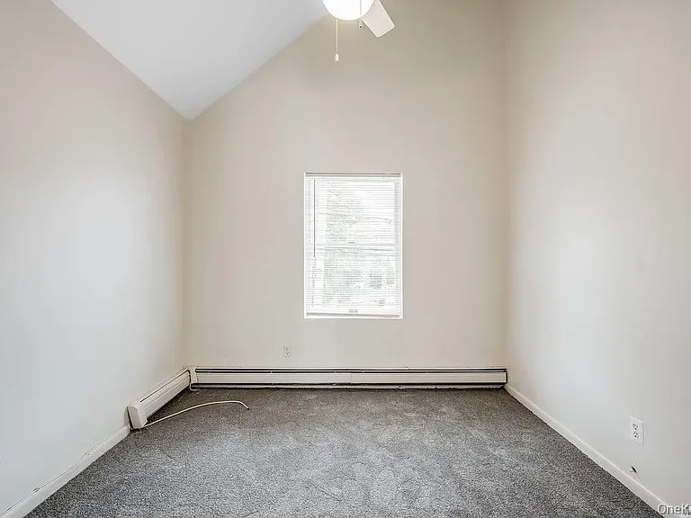 75 Maxwell Ave #B — Photo 16