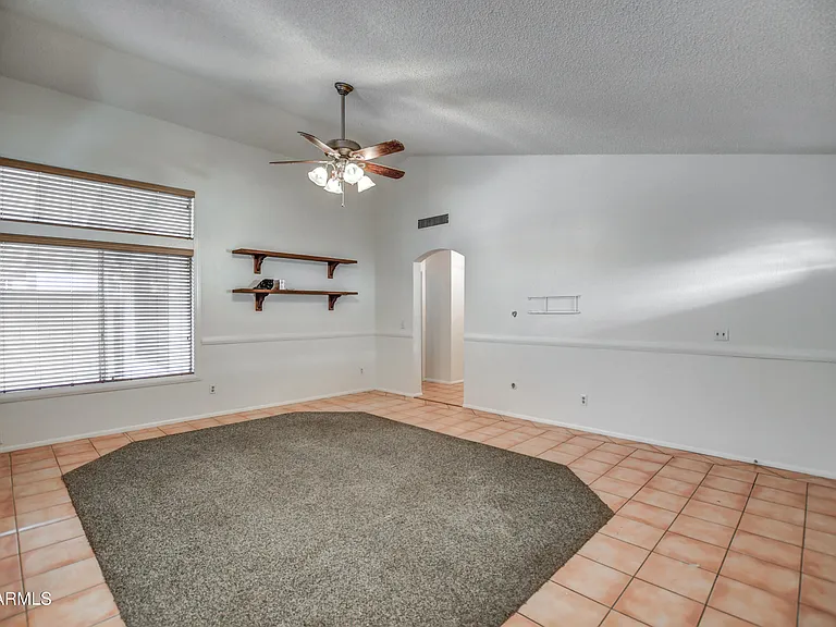 815 E Calle Del Norte — Photo 34