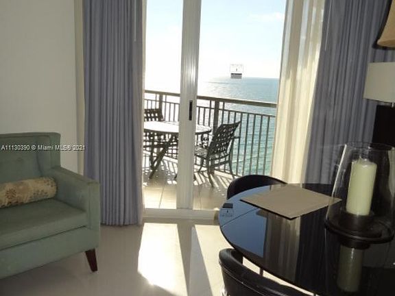 4th image of 17375 Collins Ave #2303