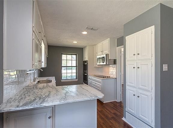 2nd image of 2617 Stone Hollow Dr