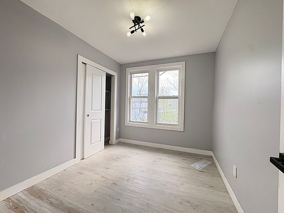 4th image of 69 Lincoln St #2L