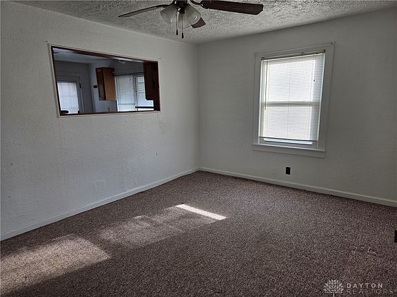 4th image of 230 Park Ave