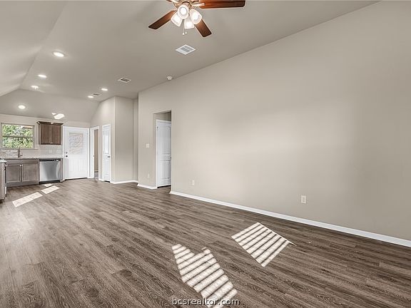 3rd image of 2766 Messenger Way
