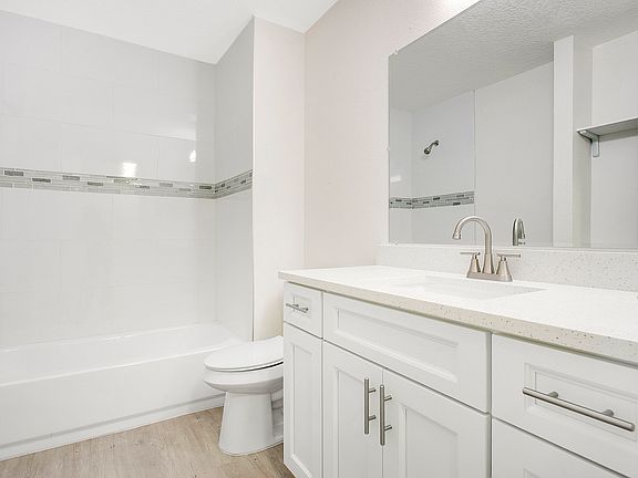 3rd image of 1217 W 6th St