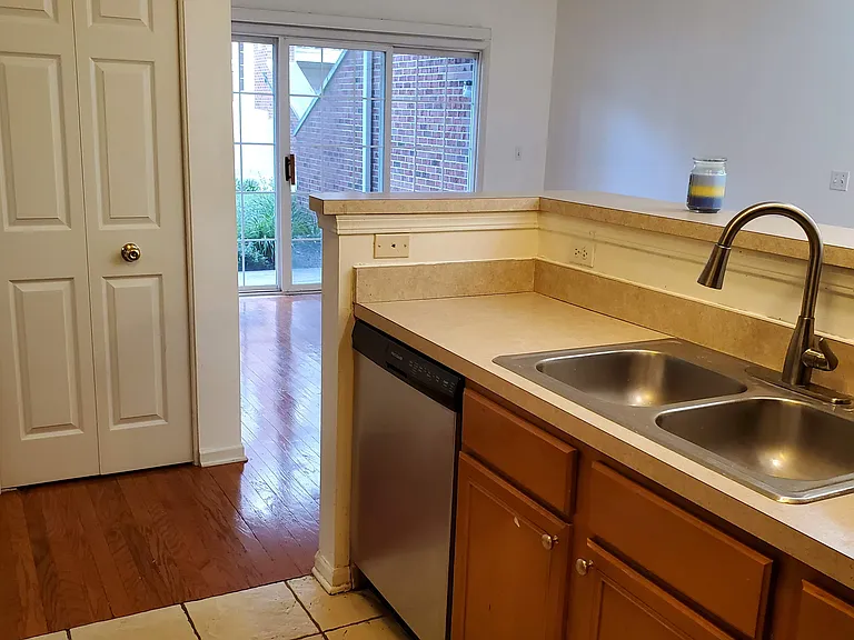 700 Mill Cir — Photo 2