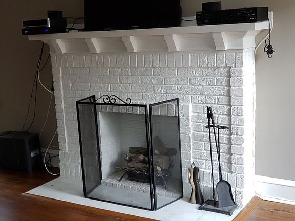 4th image of 408 S Lombard Ave APT 1