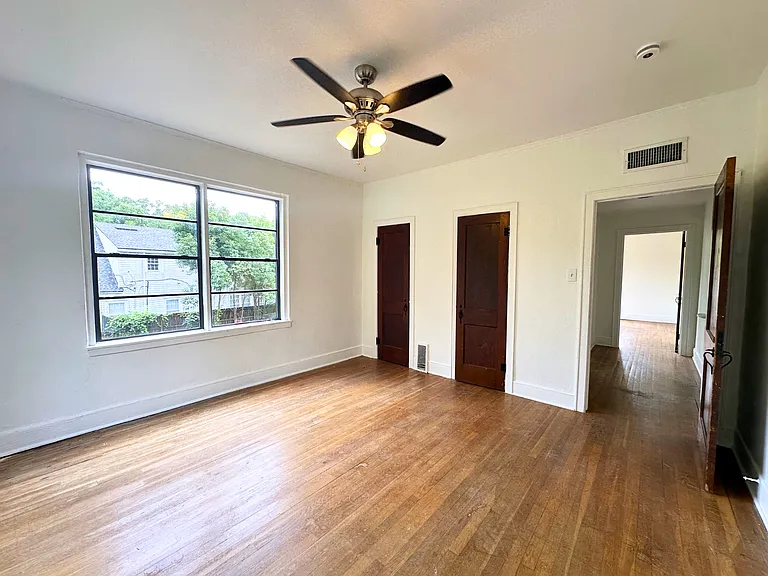 122 Demouy Ave #1/2 — Photo 13