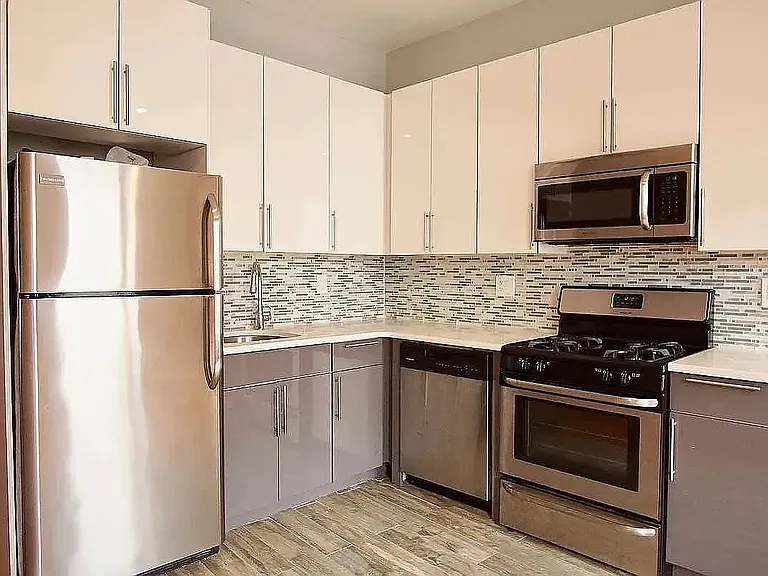 4230 Broadway #1B — Photo 1