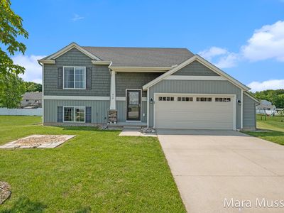 310 Robin Ct, Caledonia, MI, 49316